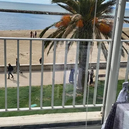 Apartment Le Royal 180-degree View Of The Sea ! Le Grau-du-Roi